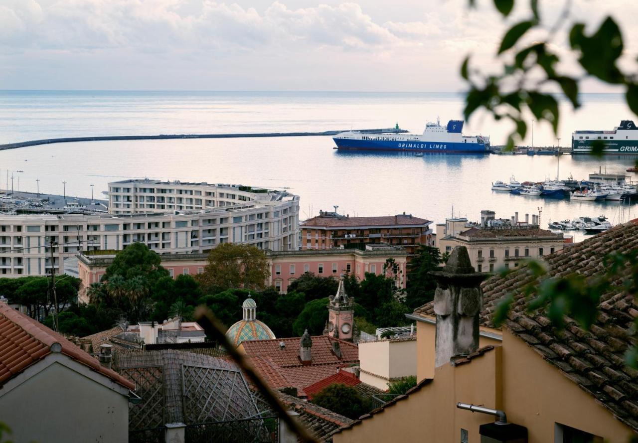 Апартаменты Casa "Positano" Da Ely - Salerno Centro Con Self Check-In Экстерьер фото